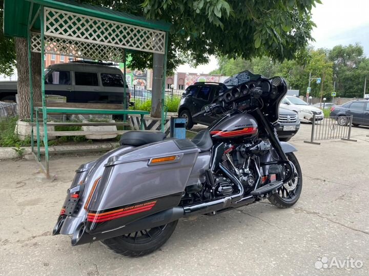 Harley-Davidson CVO Street Glide