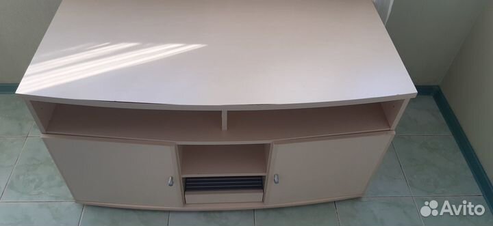 Тумба под телевизор и аппаратуру