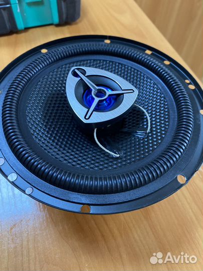 Автомобильные колонки jbl
