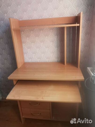 Компьютерный стол