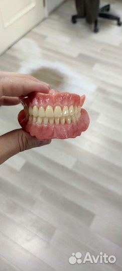 Зубной техник