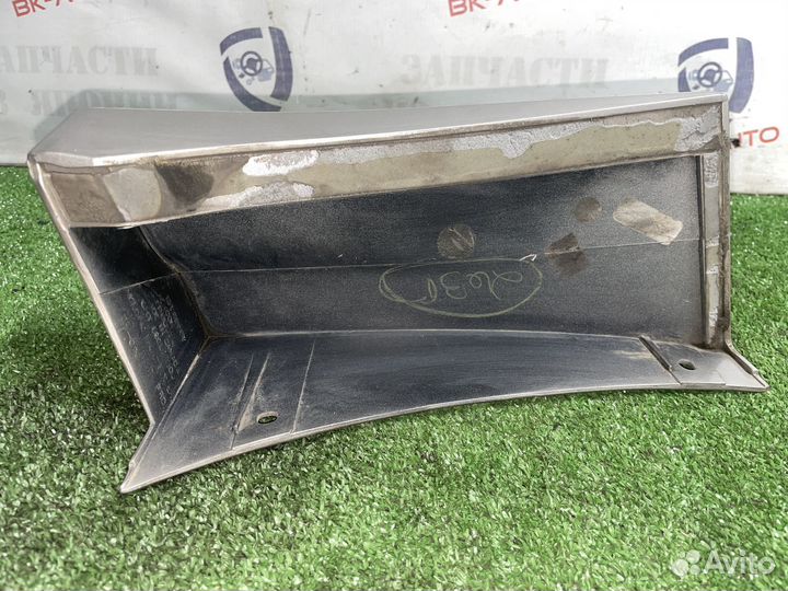 Молдинг переднего левого крыла GMC Yukon GMT800