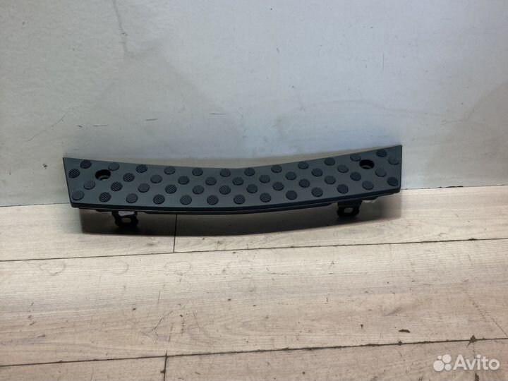 Ступенька переднего бампера мерседес спринтер