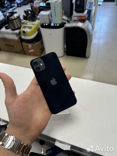 iPhone 12, 64 ГБ