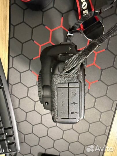 Фотоаппарат canon 5D mark ii body