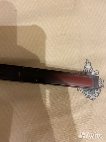 Huda beauty помада