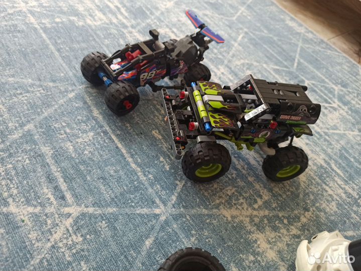 Игрушки машины пакетом