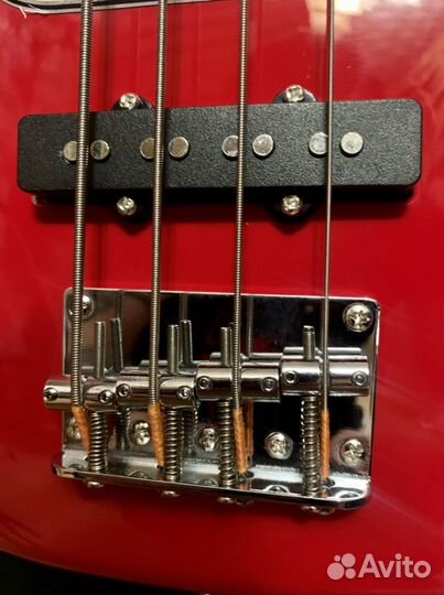 Бас гитара + аксессуар