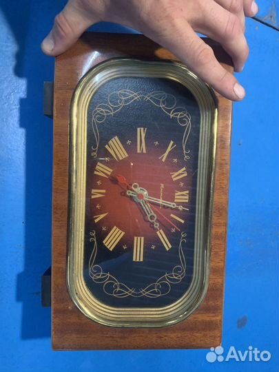 Часы настольные янтарь