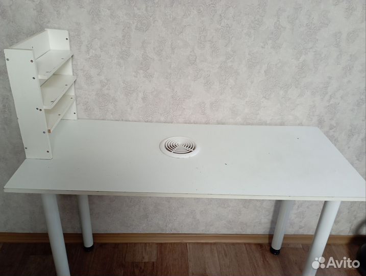 Маникюрный стол бу