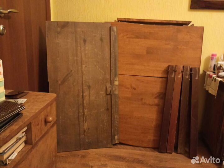 Части от старой мебели