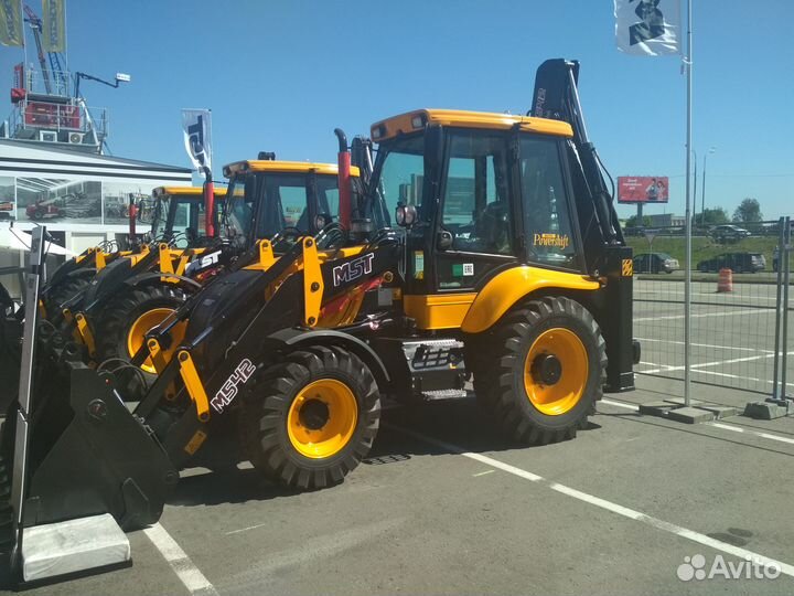 Экскаватор-погрузчик MST M542, 2023