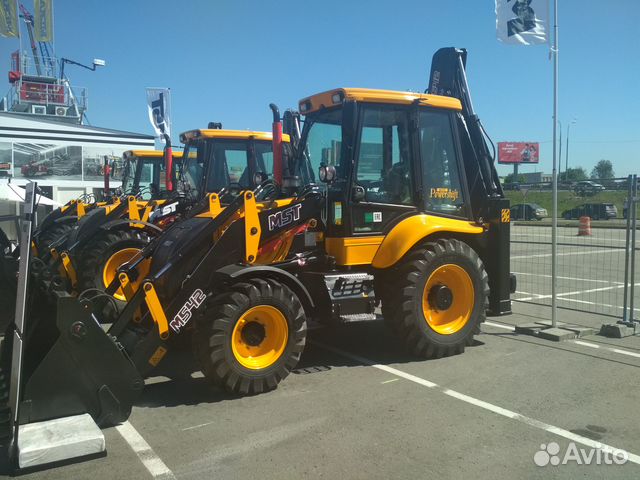Экскаватор-погрузчик MST M542, 2023