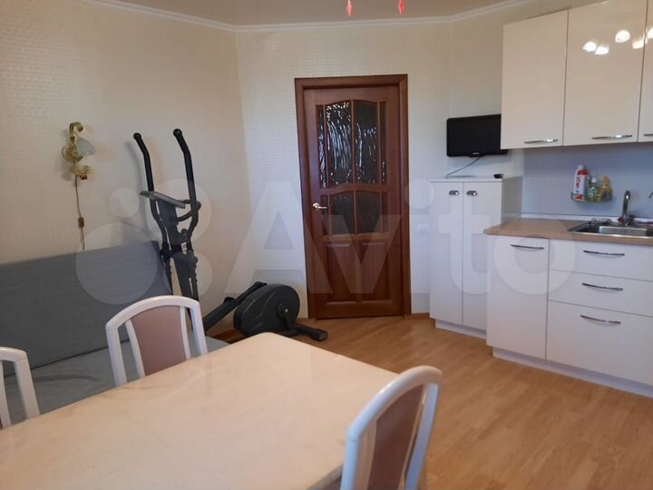 2-к. квартира, 74,1 м², 3/9 эт.