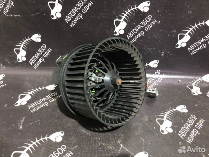 Моторчик печки Ford Focus 3 хетчбэк 1 2011