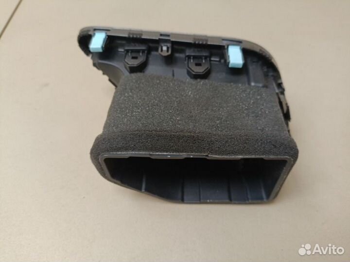 Дефлектор воздушный правый Hyundai Solaris 1 2021