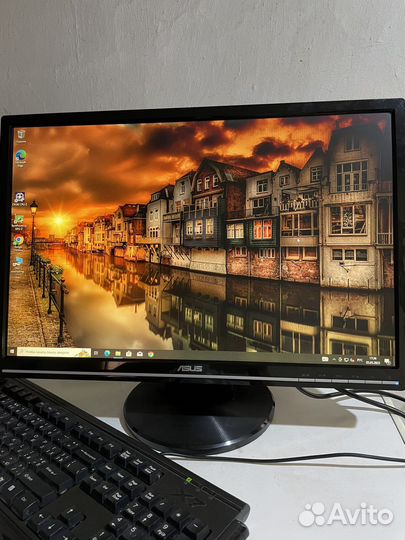 Монитор Asus 22 дюйма