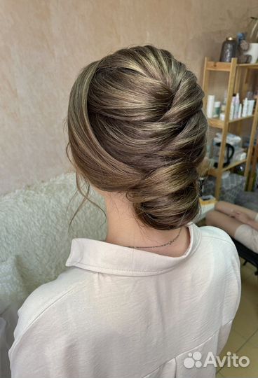 Визажист, стилист по прическам