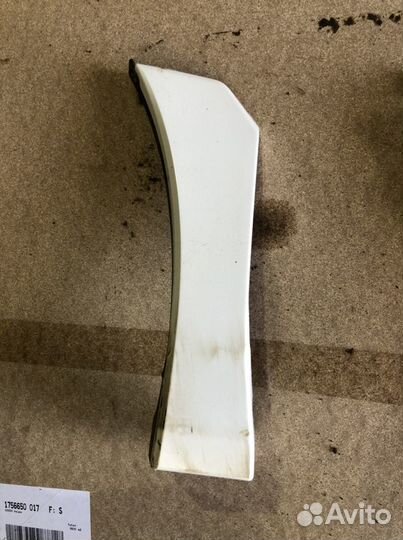 Накладка крыла Estima