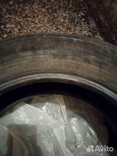 Yokohama BluEarth-A 215/65 R17 99V