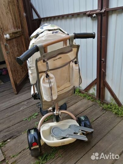 Детский трехколесный велосипед коляска