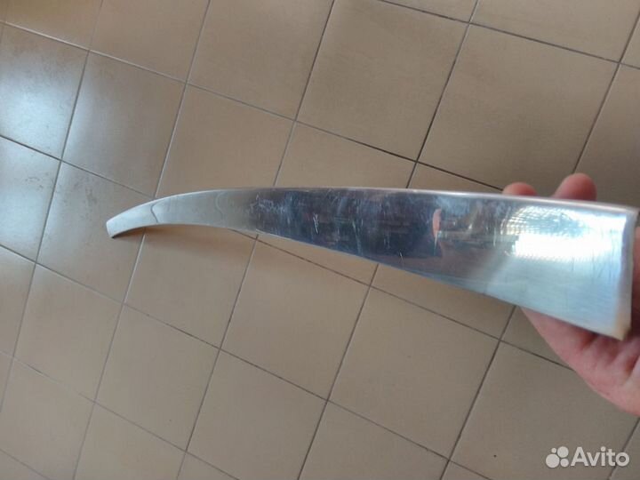 Mercedes Benz E-Class Молдинг заднего бампера цент