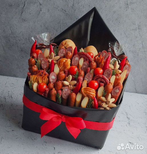 Подарок вкусный съедобный мужской колбасный букет