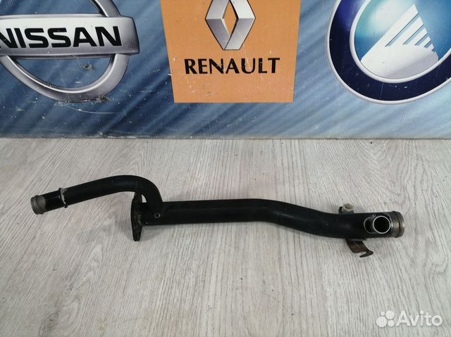 Патрубок на блоке LADA largus ларгус