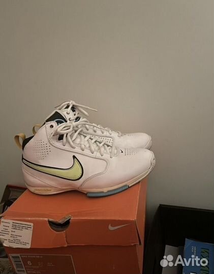 Баскетбольные кроссовки Nike Zoom BB III