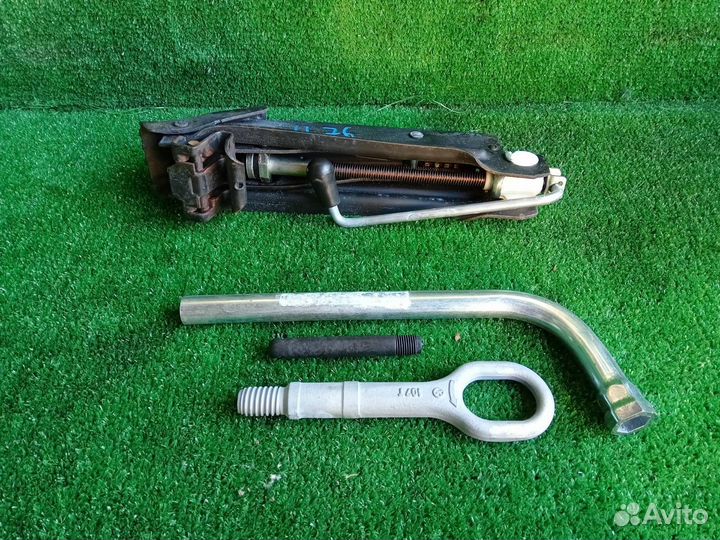 Домкрат Audi A3 8P BVY (2.0) 2005