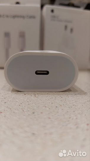Быстрая зарядка для iPhone 20 W