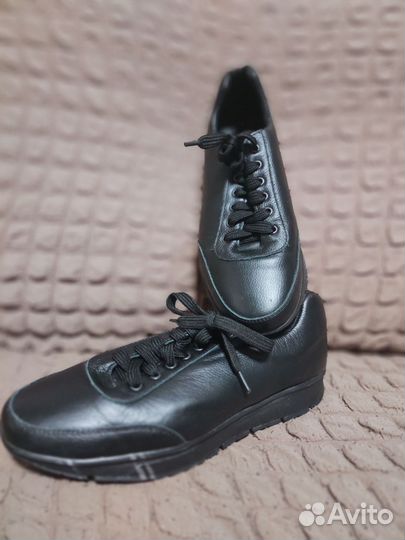 Новые Полуботинки кожаные кроссовки 38 р