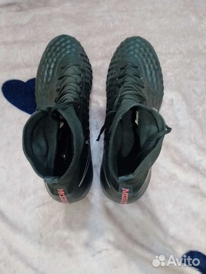 Футбольные бутсы nike