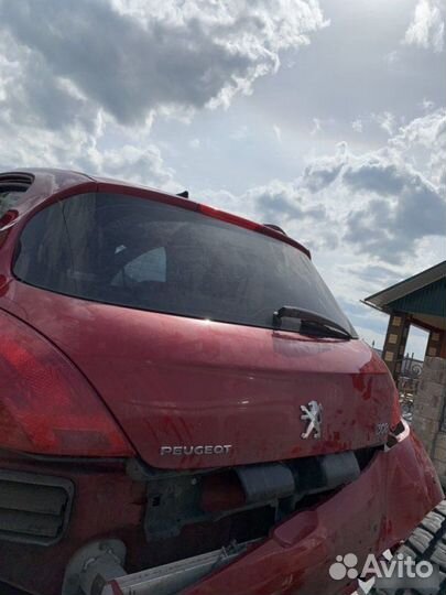 Крышка багажника Peugeot 308