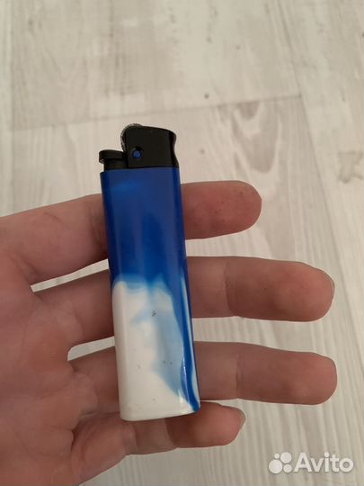 Зажигалка cricket с редкой рассцветкой