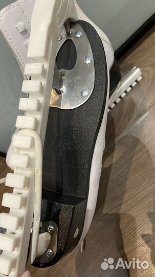 Коньки фигурные женские 39 размер