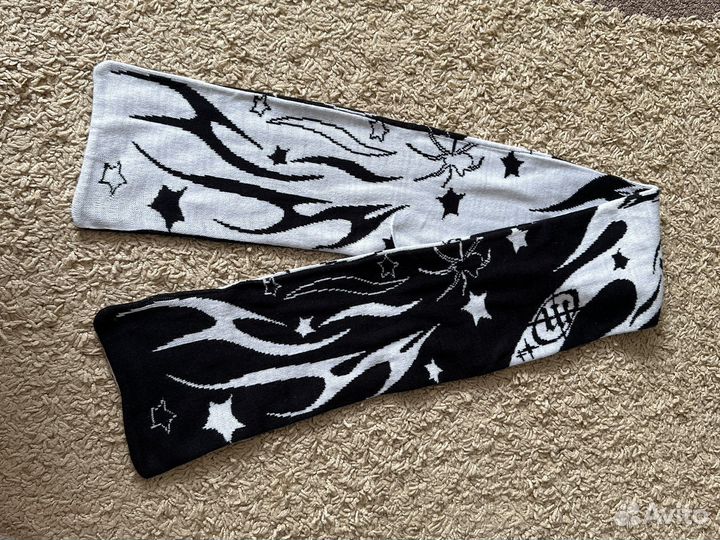 Чёрно-белый шарф ру стритвир