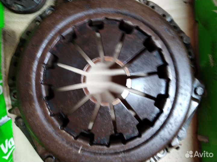 Запчасти на hyundai elantra hd