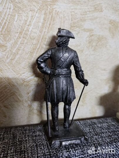 Статуэтки Российские Императоры (3300 за обе)