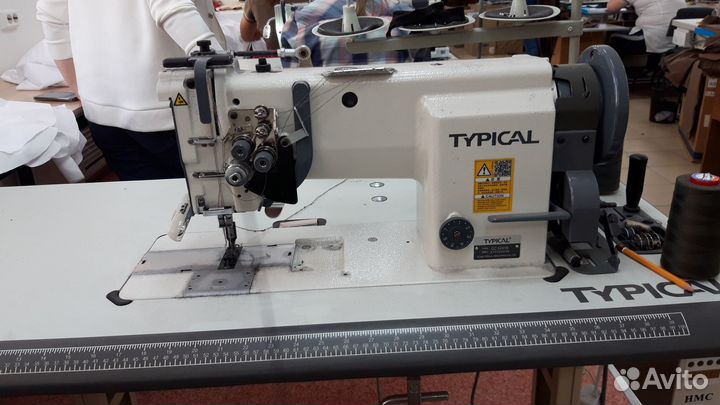 Продам двухигольную швейную машинку