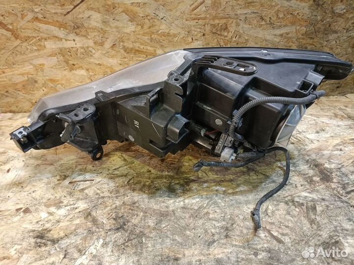 Фара ксенон правая Nissan Murano Z51