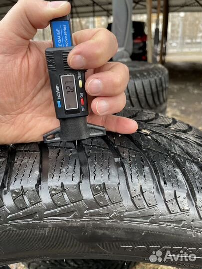 Goodyear UltraGrip Ice+ 215/55 R17