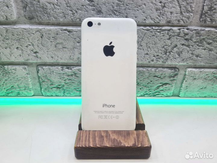 П.7793 iPhone 5C 8Gb