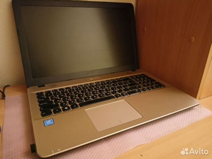 Ноутбук asus d541n