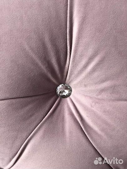 Кровать с подъемным механизмом