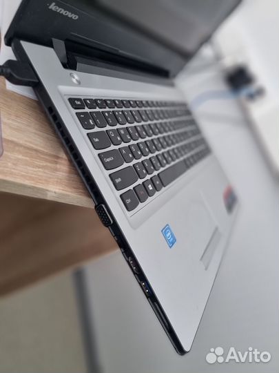 Ноутбук Lenovo