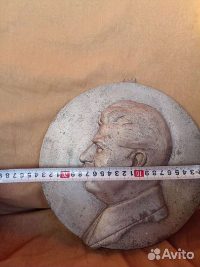 Барельеф сталин