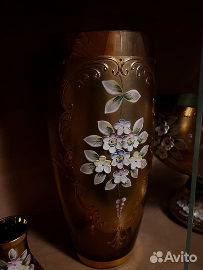 Богемское стекло с ручной лепкой