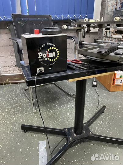 Перетяжка ракетки для бадминтона