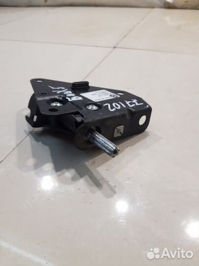 Механизм открывания замка двери багажника (BMW X5)